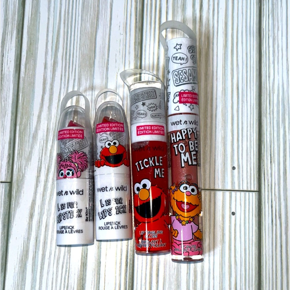 Sesame Street lip gloss and lip stick